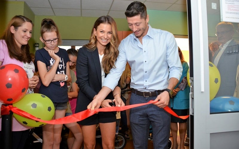 Ania i Robert Lewandowscy otworzyli oddział w Centrum Zdrowia Dziecka!