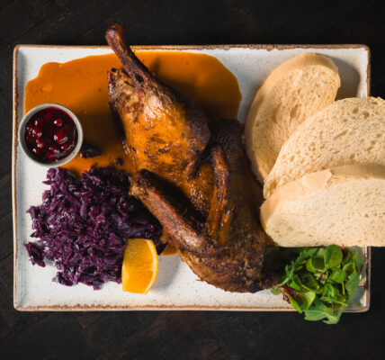 DREVNY KOCUR DEBIUTUJE W STOLICY – AUTENTYCZNA CZESKA KUCHNIA W SERCU WARSZAWY