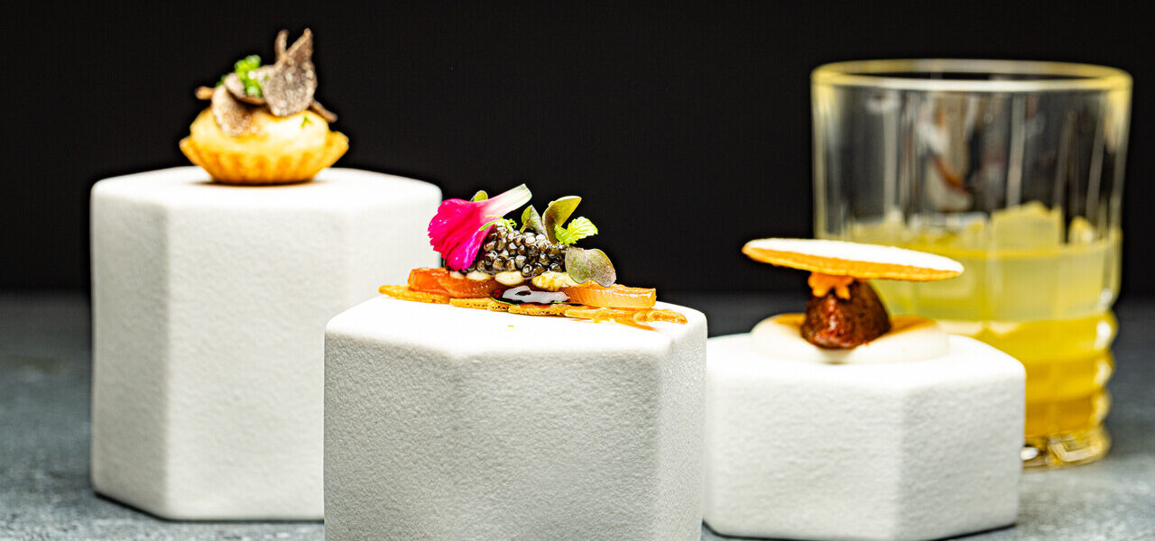 NAMIĘTNOŚĆ NA TALERZU: KULINARNA FILOZOFIA UWODZENIA WEDŁUG GWIAZDKOWEGO SZEFA KUCHNI