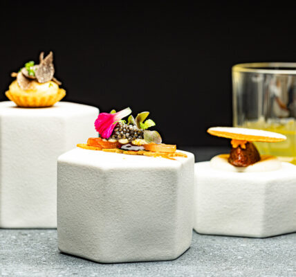 NAMIĘTNOŚĆ NA TALERZU: KULINARNA FILOZOFIA UWODZENIA WEDŁUG GWIAZDKOWEGO SZEFA KUCHNI