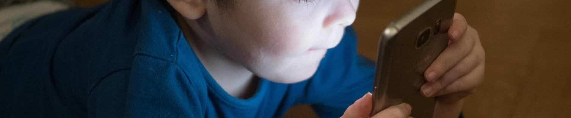 dzieci-w-sieci-jak-chronic-prywatnosc-najmlodszych-w-cyfrowym-swiecie