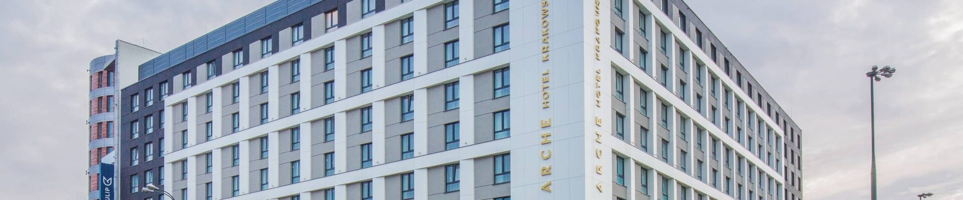 hotel-blisko-lotniska-wybor-czy-koniecznosc